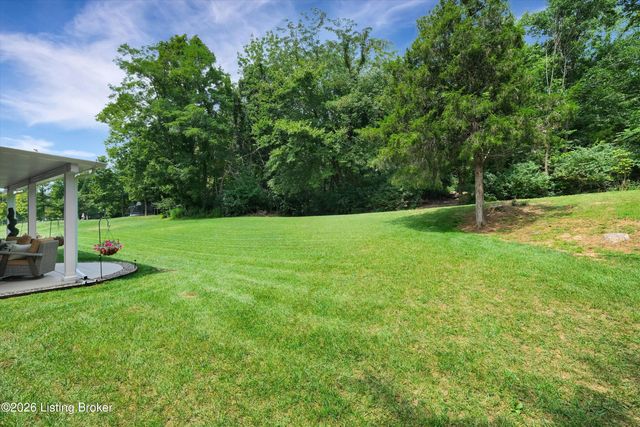 106 Cherry Hills Ln, Louisville, KY 40245