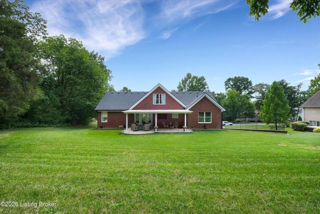 106 Cherry Hills Ln, Louisville, KY 40245