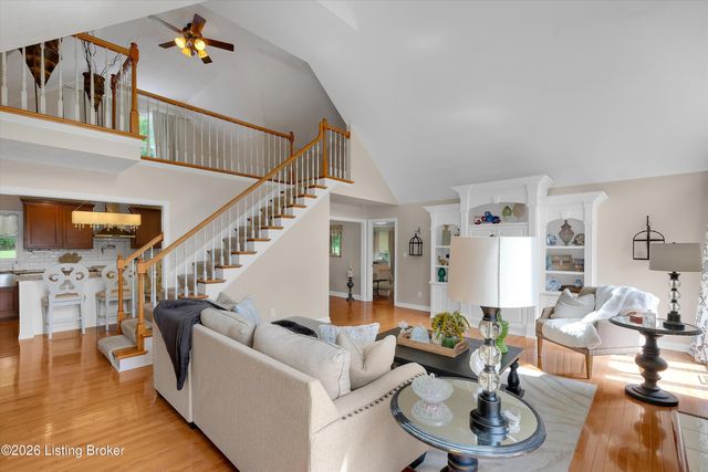106 Cherry Hills Ln, Louisville, KY 40245