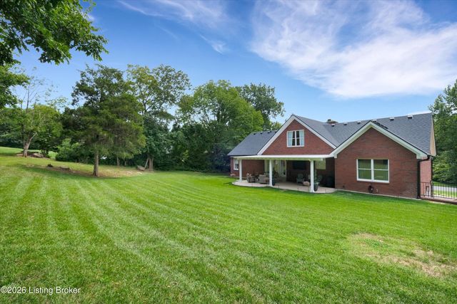 106 Cherry Hills Ln, Louisville, KY 40245