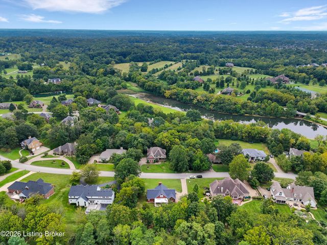 106 Cherry Hills Ln, Louisville, KY 40245