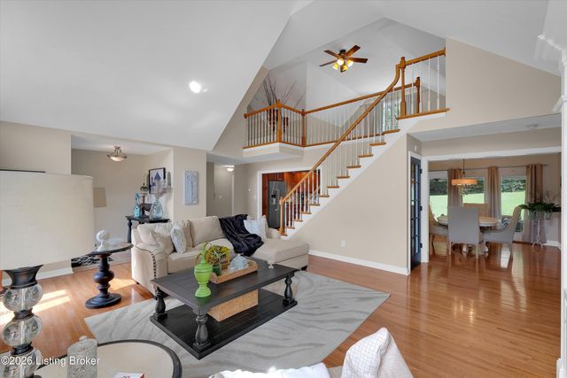 106 Cherry Hills Ln, Louisville, KY 40245
