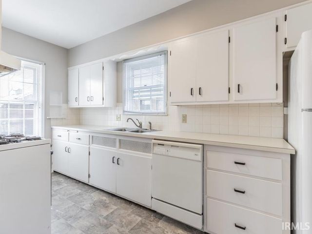 3311 E Mulberry Street, Evansville, IN 47714