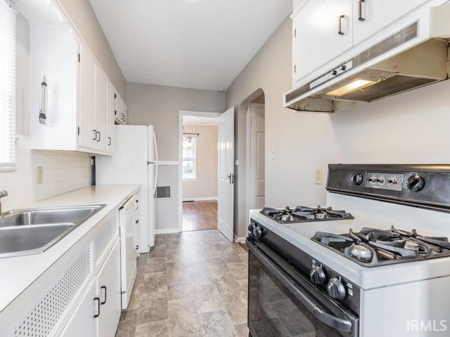 3311 E Mulberry Street, Evansville, IN 47714