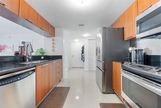 1800 N Bayshore Drive 2402, Miami, FL 33132