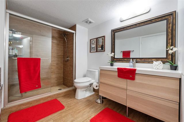 1800 N Bayshore Drive 2402, Miami, FL 33132