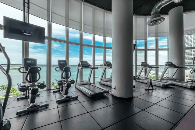 1800 N Bayshore Drive 2402, Miami, FL 33132