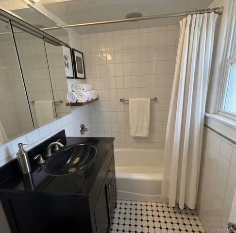 3058 Barkley Avenue, Bronx, NY 10465