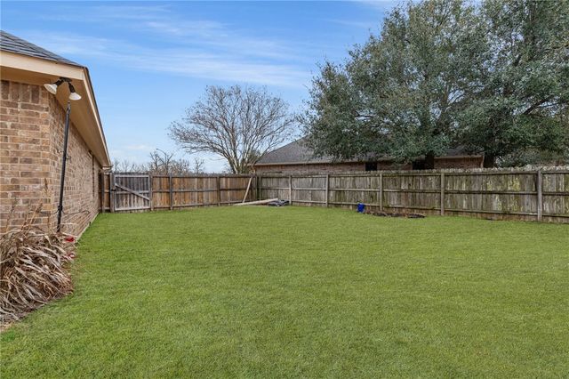 1203 Beacon Court, College Station, TX 77845