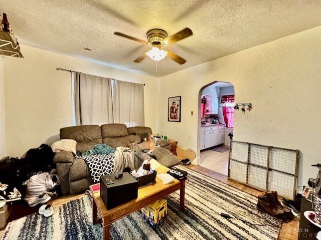 2824 S Smithville Road, Dayton, OH 45420