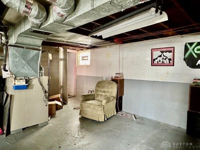 2824 S Smithville Road, Dayton, OH 45420