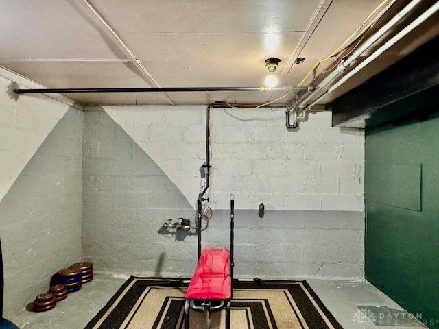 2824 S Smithville Road, Dayton, OH 45420