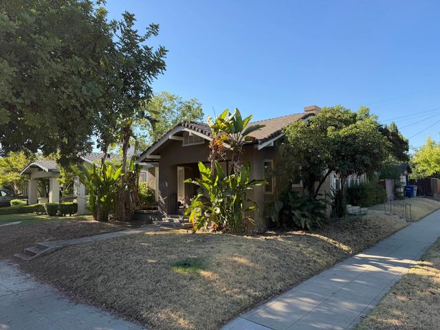 506 E Vassar Avenue, Fresno, CA 93704