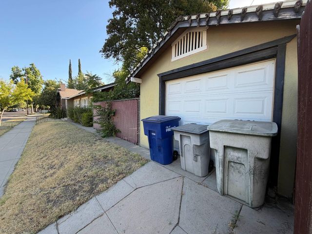 506 E Vassar Avenue, Fresno, CA 93704