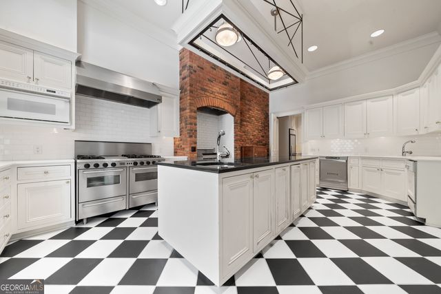 617 Dixie Avenue, Madison, GA 30650