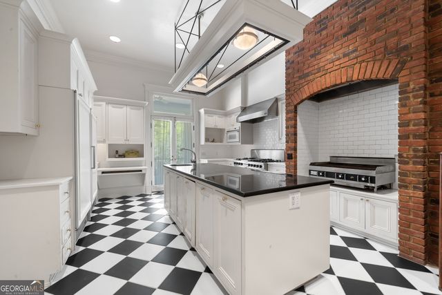 617 Dixie Avenue, Madison, GA 30650