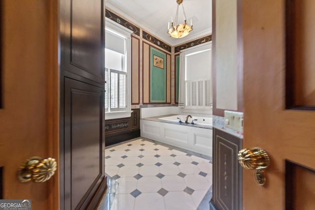 617 Dixie Avenue, Madison, GA 30650