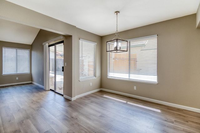 2204 Orchard Park Way, Modesto, CA 95355