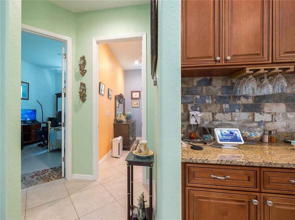 Image 19 of property listing at 21750 E STATE ROAD 64, Bradenton, FL 34212