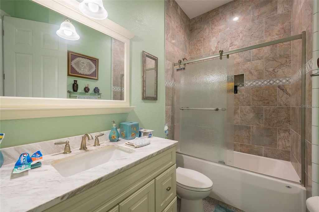 Image 21 of property listing at 21750 E STATE ROAD 64, Bradenton, FL 34212