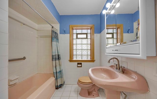 14233 S Wentworth Avenue, Riverdale, IL 60827