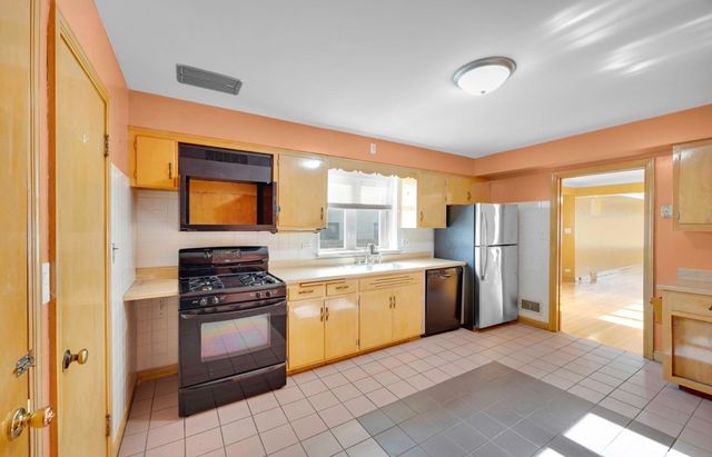 14233 S Wentworth Avenue, Riverdale, IL 60827