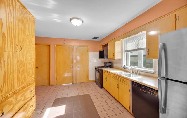 14233 S Wentworth Avenue, Riverdale, IL 60827