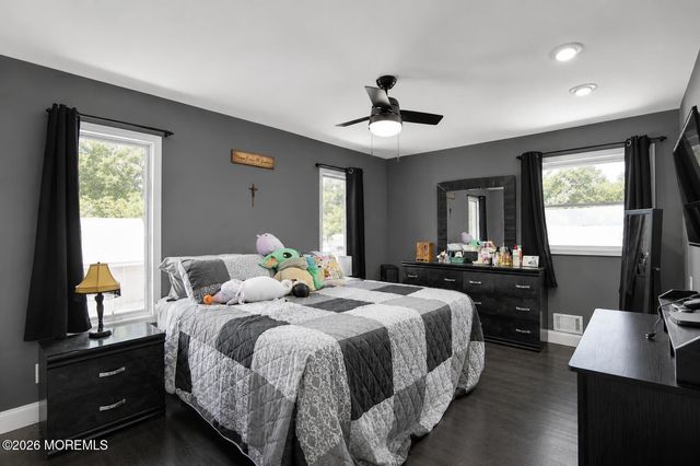 1031 Zircon Drive, Toms River, NJ 08753