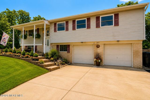 1031 Zircon Drive, Toms River, NJ 08753