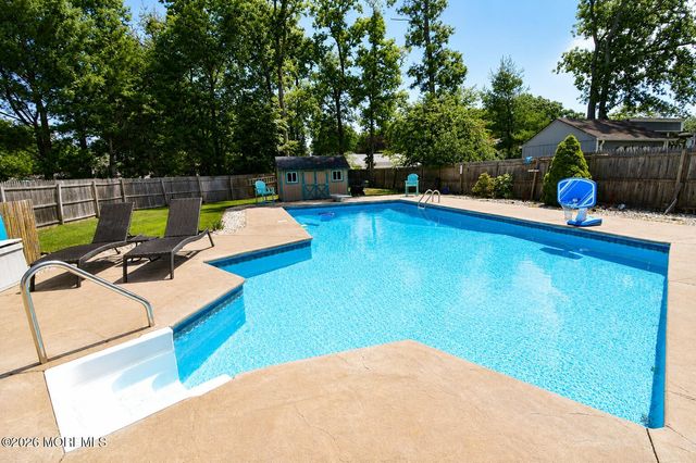 1031 Zircon Drive, Toms River, NJ 08753