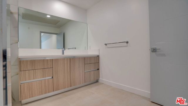 1540 S Hayworth Avenue 202, Los Angeles, CA 90035