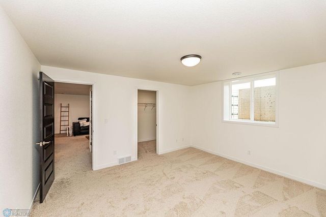 6867 Sun Valley Blvd, Horace, ND 58047