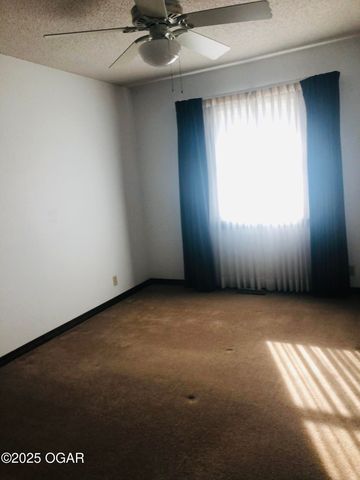 909 Durward Hall Dr. Drive, Carthage, MO 64836