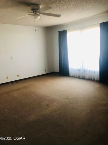 909 Durward Hall Dr. Drive, Carthage, MO 64836