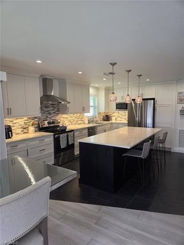 1549 Sandpiper ST 88, Naples, FL 34102