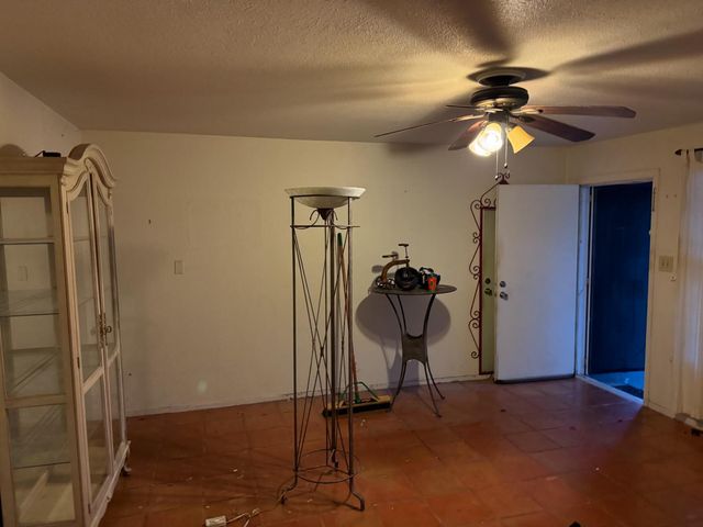 1531 Dickson St, Sacramento, CA 95822