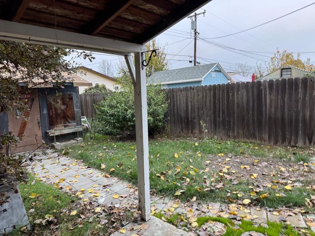 1531 Dickson St, Sacramento, CA 95822