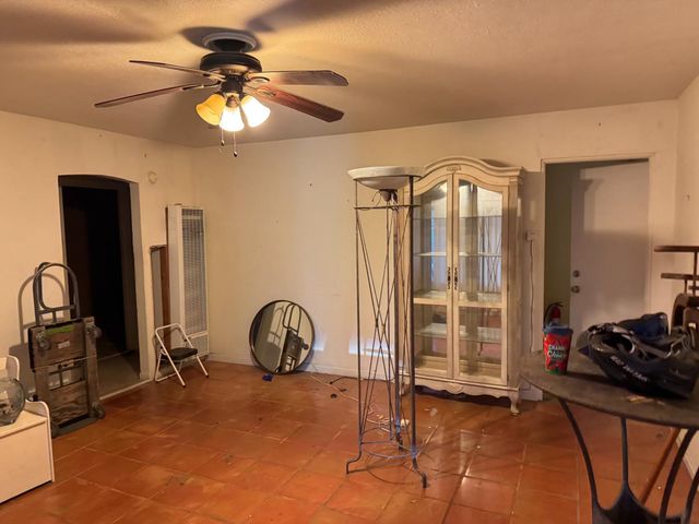 1531 Dickson St, Sacramento, CA 95822