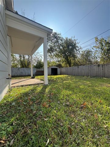 1205 Bank Drive, Houston, TX 77547