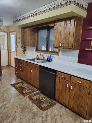 26588 MAPLEWOOD Lane, Canton, IL 61520