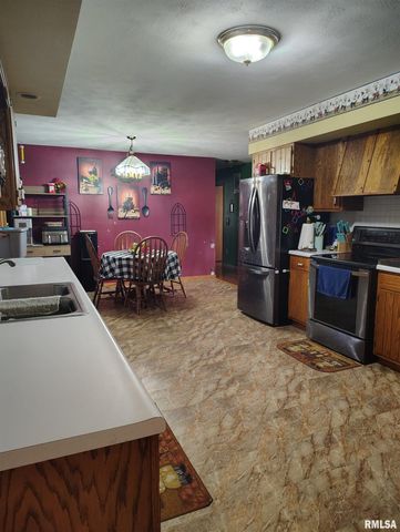 26588 MAPLEWOOD Lane, Canton, IL 61520