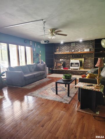 26588 MAPLEWOOD Lane, Canton, IL 61520