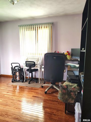 26588 MAPLEWOOD Lane, Canton, IL 61520