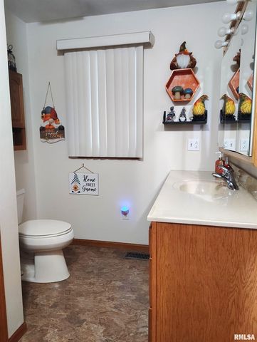 26588 MAPLEWOOD Lane, Canton, IL 61520