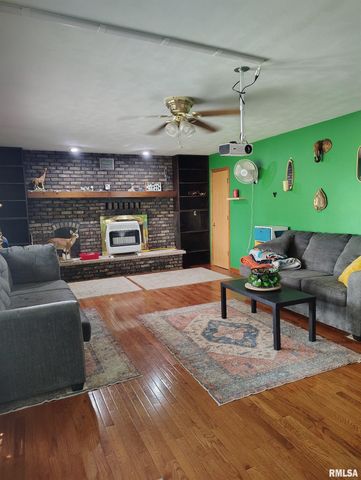 26588 MAPLEWOOD Lane, Canton, IL 61520