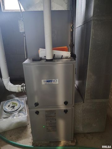 26588 MAPLEWOOD Lane, Canton, IL 61520