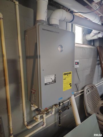 26588 MAPLEWOOD Lane, Canton, IL 61520