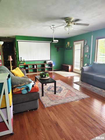 26588 MAPLEWOOD Lane, Canton, IL 61520