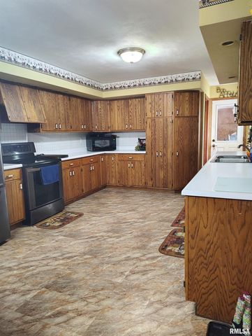 26588 MAPLEWOOD Lane, Canton, IL 61520