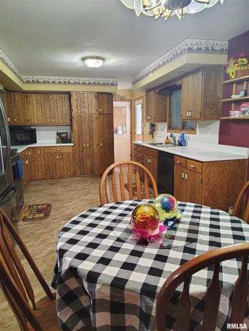 26588 MAPLEWOOD Lane, Canton, IL 61520